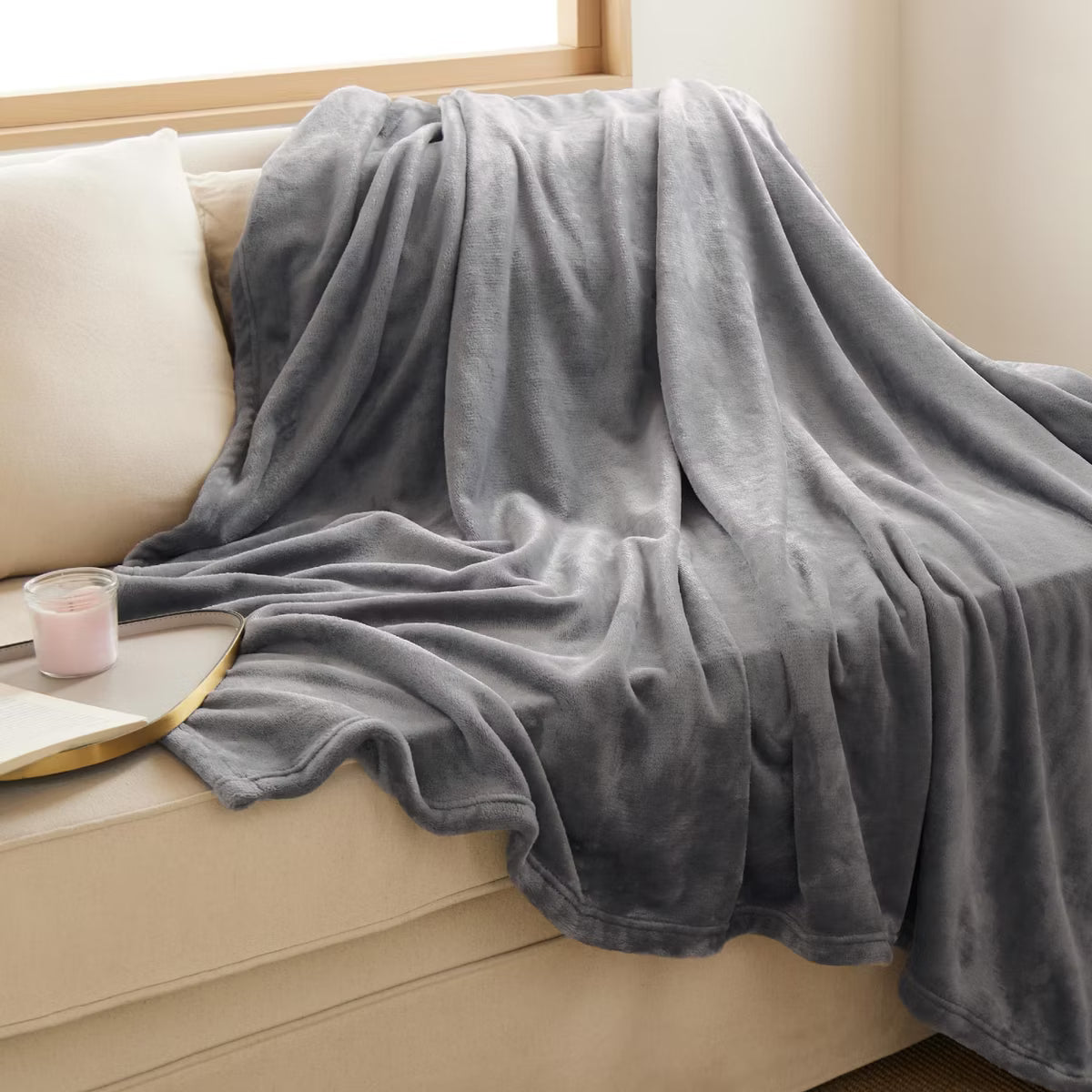 Bedsure Flannel Blanket – Solid Color Plush Throw, Ultra Soft and Fuzzy, 280GSM Lightweight Cozy Blanket for Bed or Couch