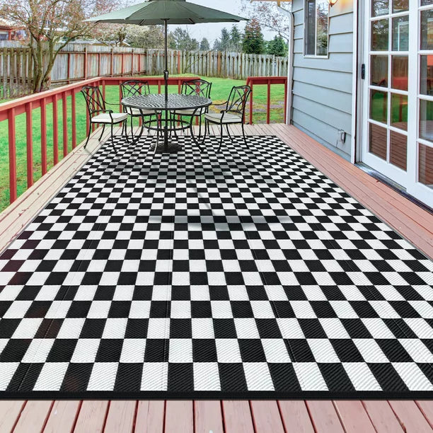 GOTGELIF 9x18 Outdoor Rug Plasti Straw Rug Waterproof Area Rugs Reversible Patio Rug Portable Rug Black and White Outdoor Rug with 4 Ground Nails for RV,Patio,Backyard,Deck,Picnic,Beach