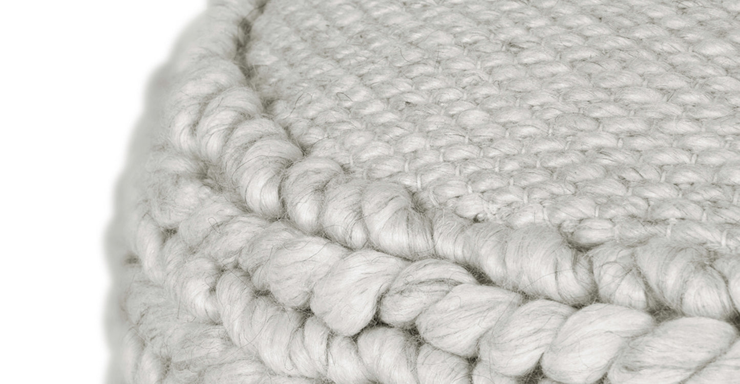 Leon 20" Pouf