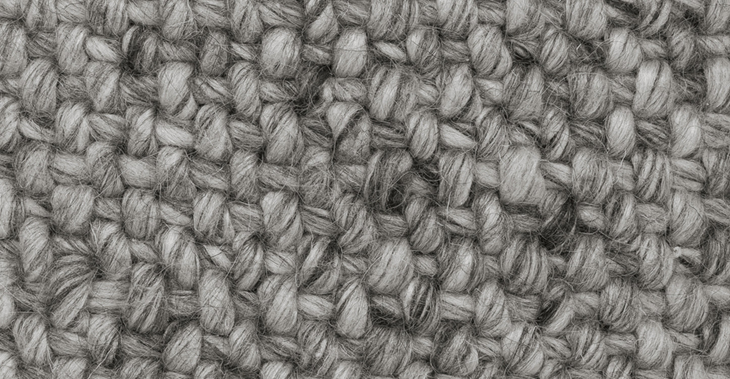 Lara 16" Pouf