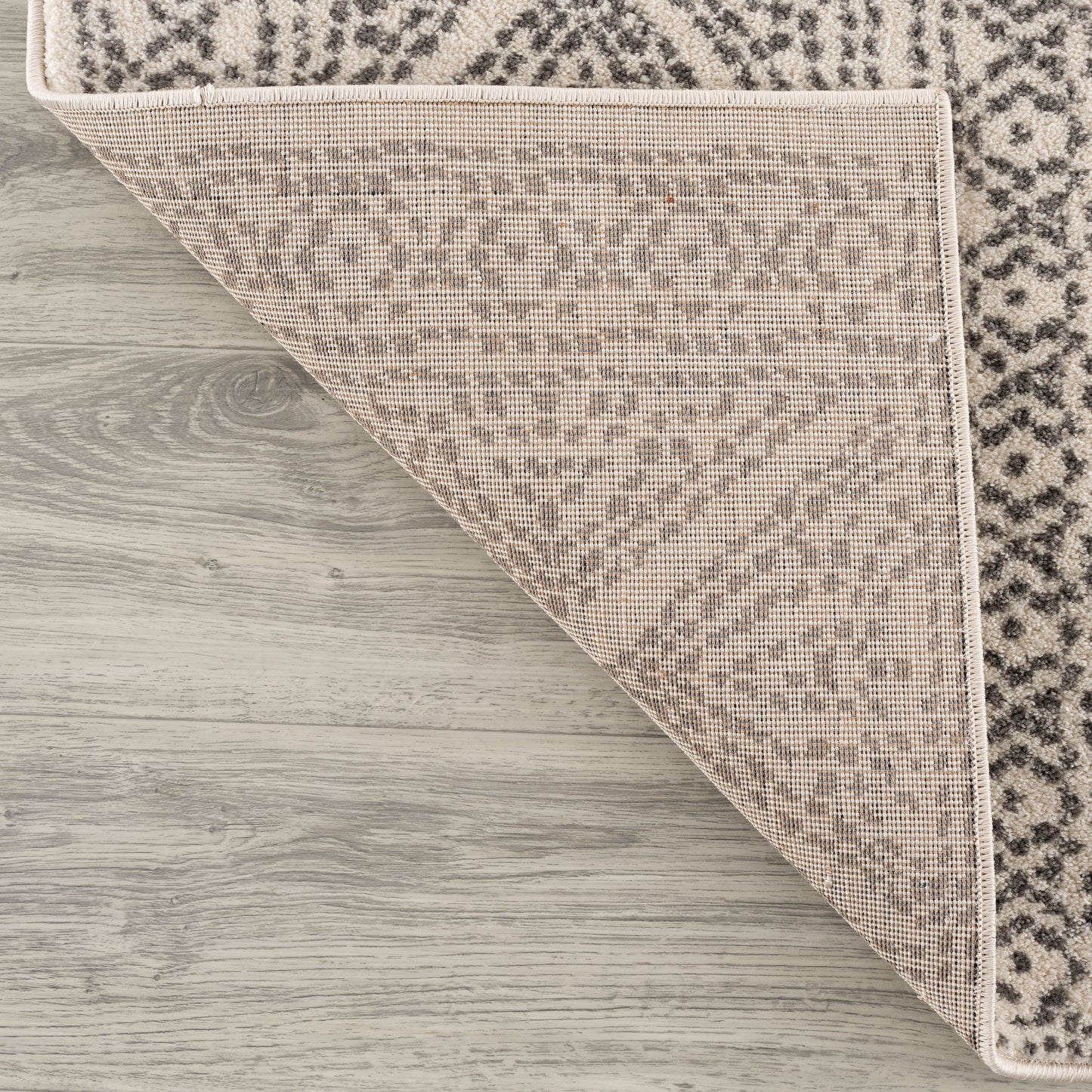 Perla Area Rug