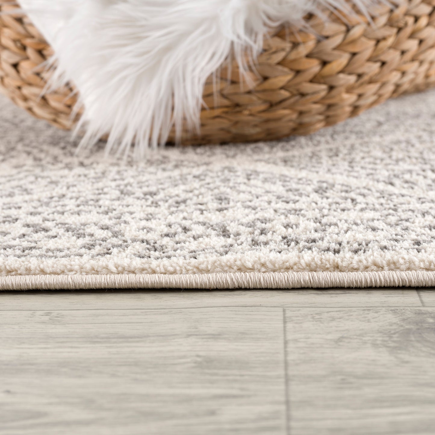 Perla Area Rug