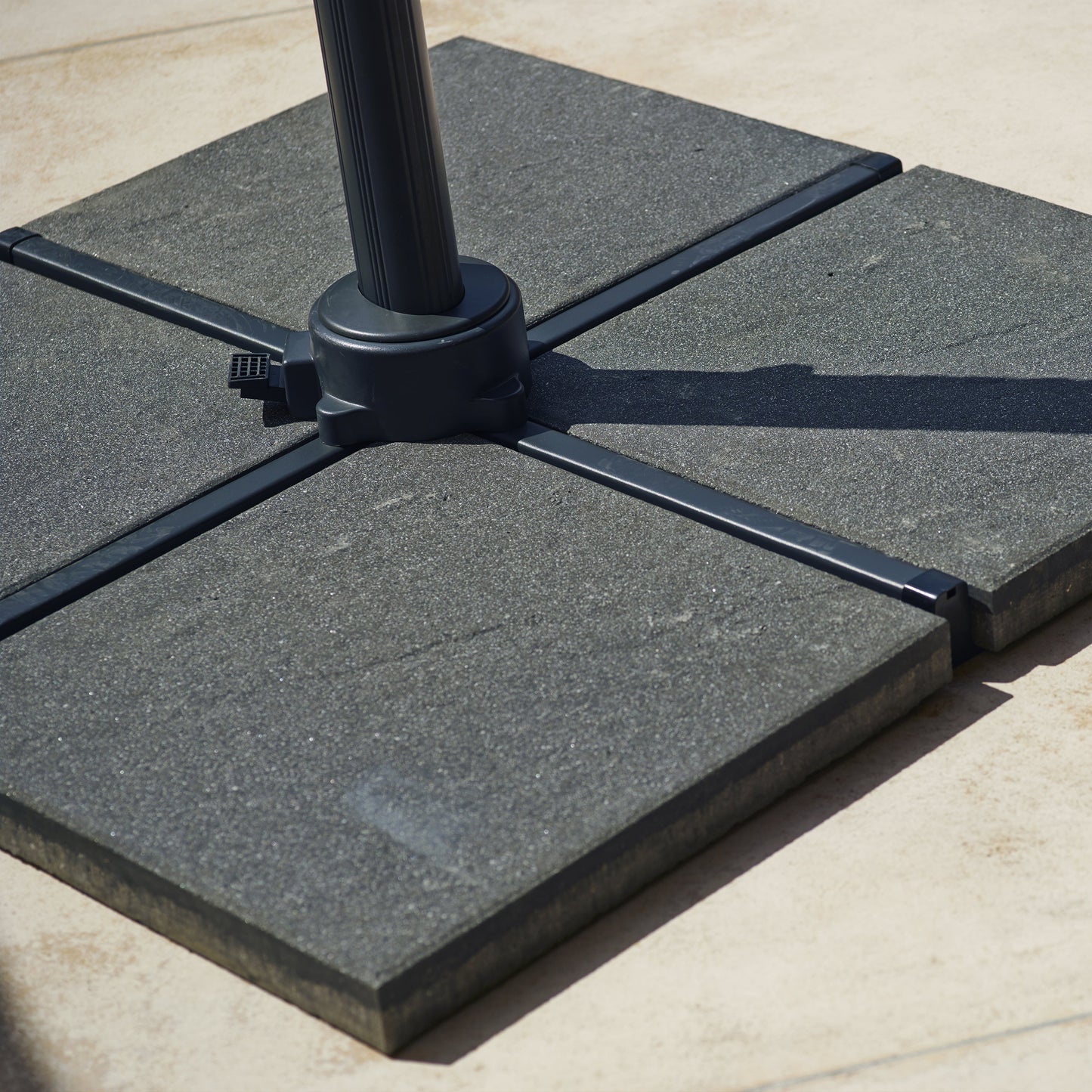 Hyde Lux Tilt Parasol with Base