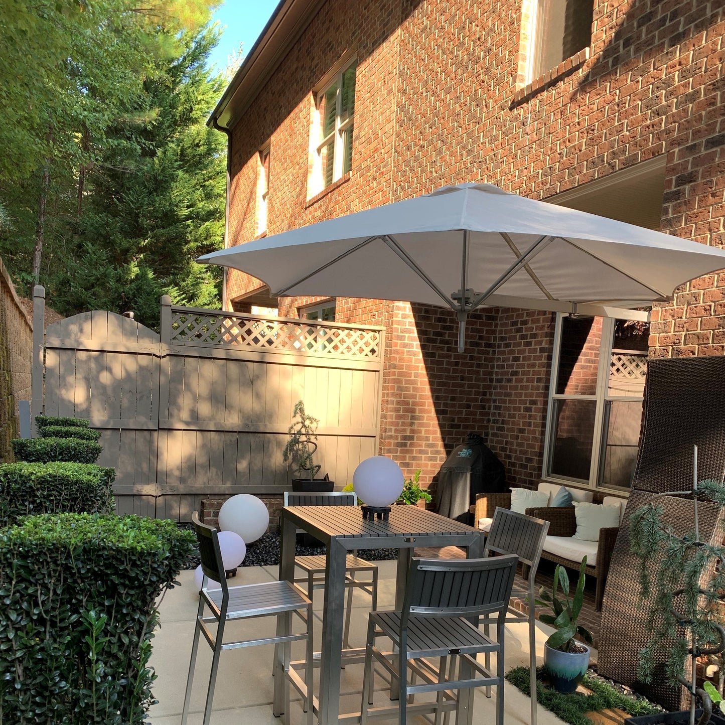 Paraflex Wallflex Round Wall-Mount Umbrella