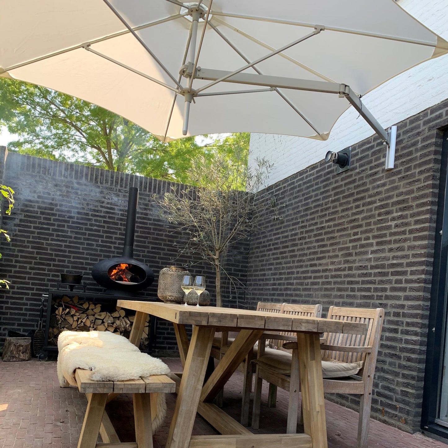 Paraflex Wallflex Round Wall-Mount Umbrella